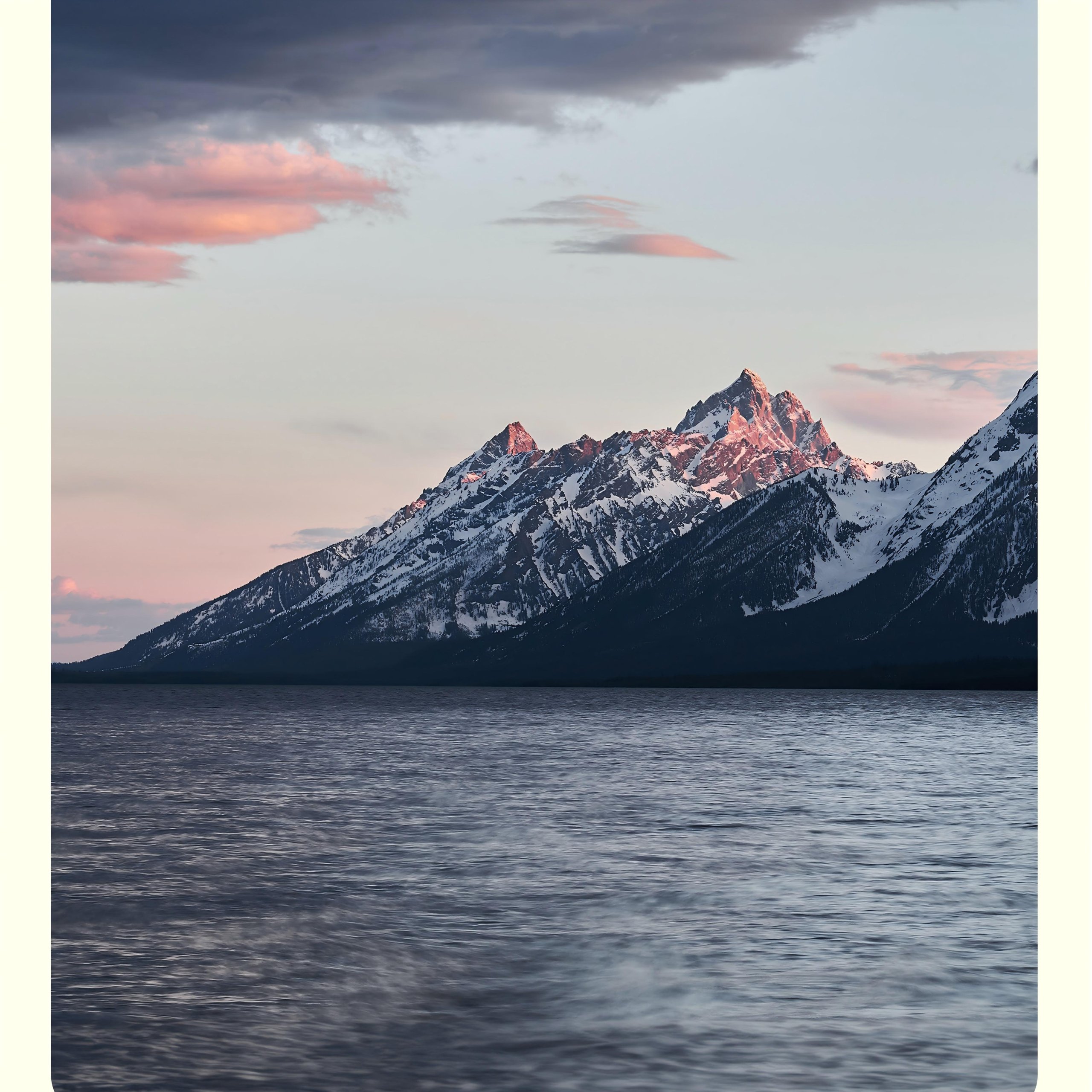 4K Ultra HD Landscape Natural Wallpaper Minimalist Ins Style Phone iPhone Android Wallpaper Full Frame Lock Screen.